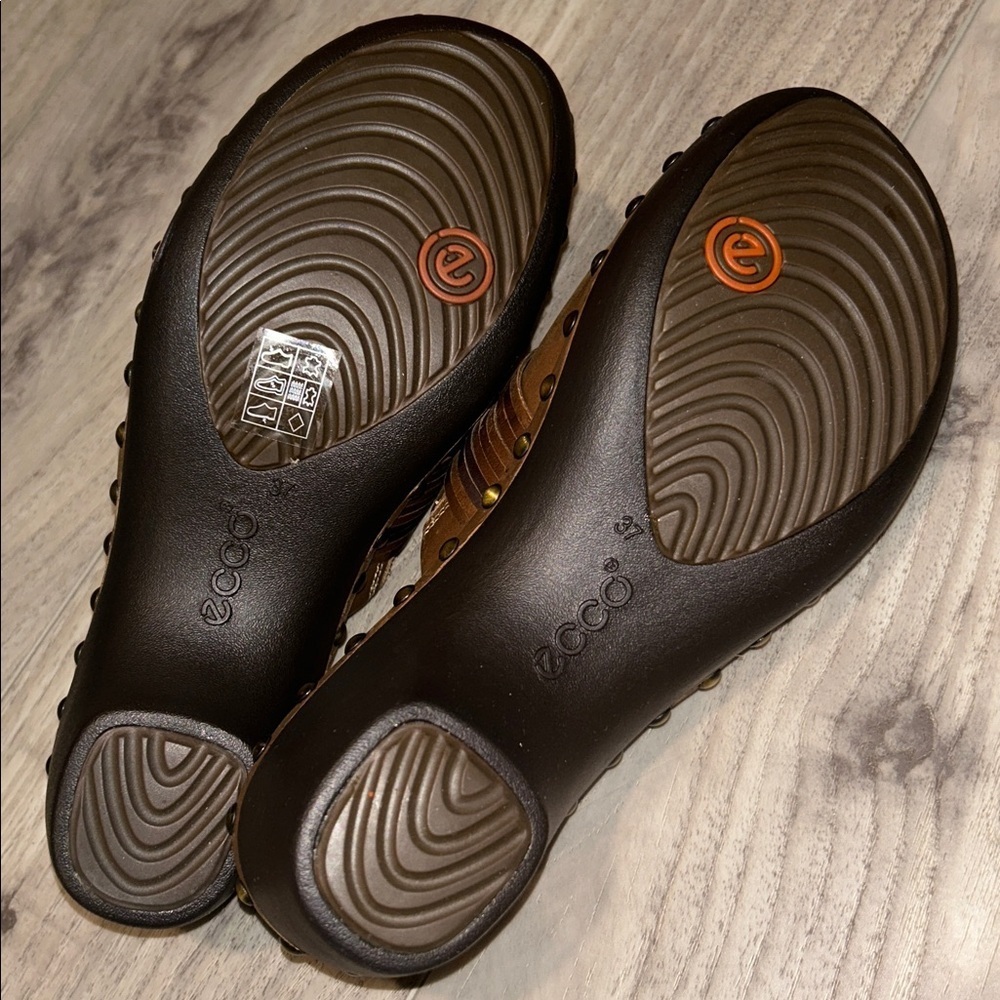 Ecco Leather Studded Slip On Size 6 EU 37 Mules Clogs Chunky Strap Boho Brown - Picture 6 of 8